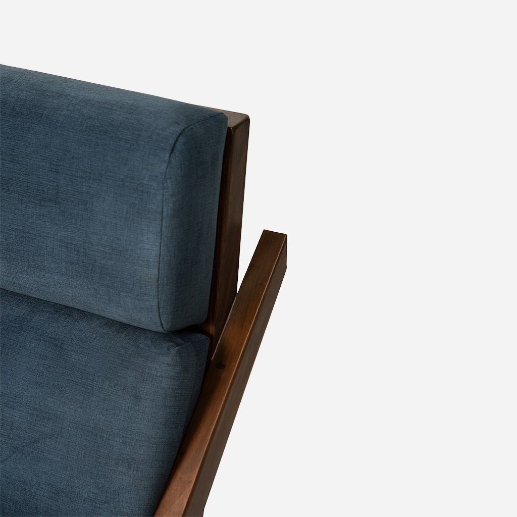 James teakwood lounge chair handcrafted by Bluedot Design – wood detail